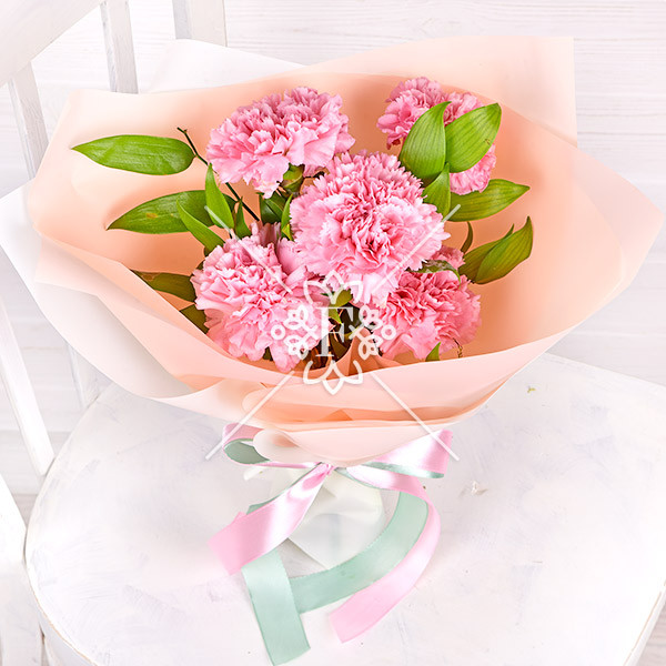 Простая мелодия - букет из розовых гвоздик